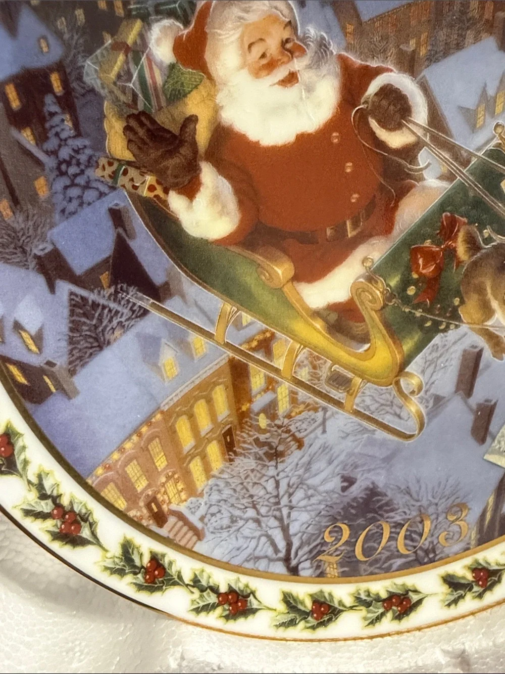 Avon 2003 Collector Plate - 22K gold rim